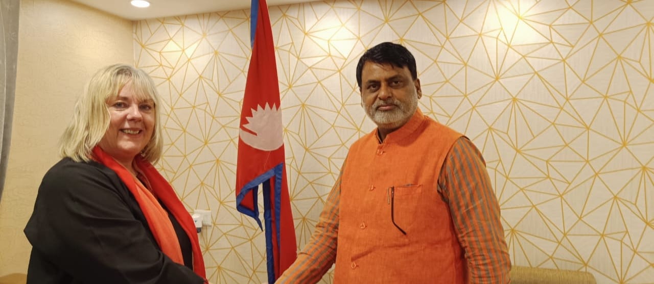 मुख्यमन्त्री सोनल आ बेलायती दूतावासके प्रतिनिधिबीच शिष्टाचार भेट