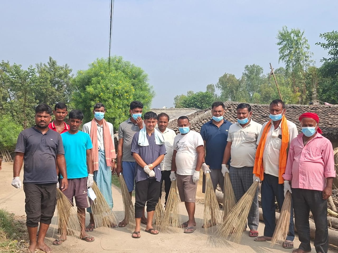 कटहरिया नपा–३ बडेडवामे युवाद्वारा छठ पर्व लक्ष्यित सडक सरसफाइ